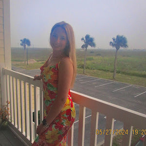 Meet your Posher, Ella